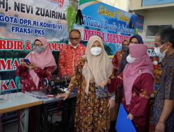 PLN Berikan Bantuan Rp75 Juta untuk UMKM Sulaman Bukittinggi