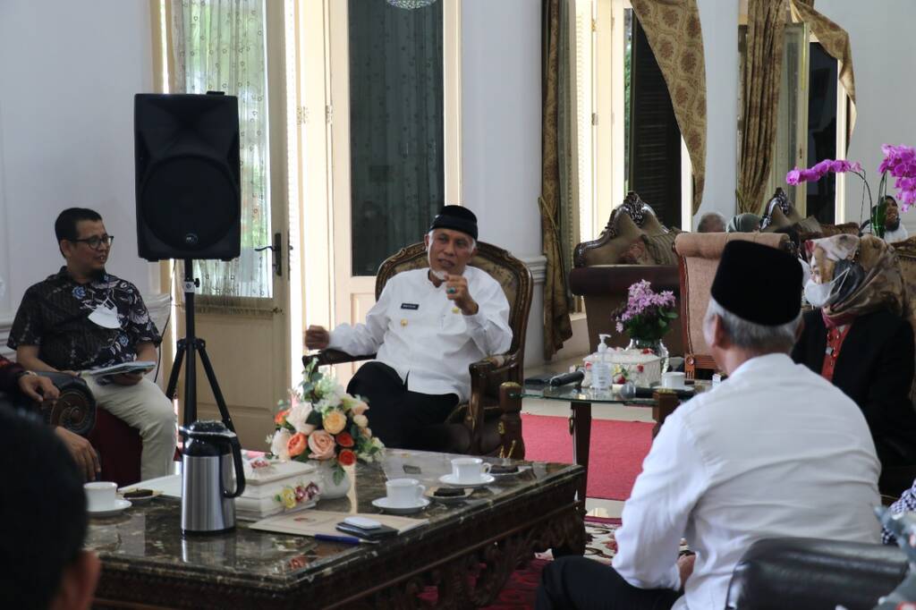 Gubernur Sumbar Mahyeldi saat menerima audiensi KPU Sumbar