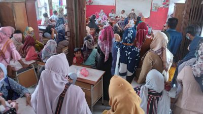 Orang Tua Murid Ramai-ramai Tolak Vaksinasi