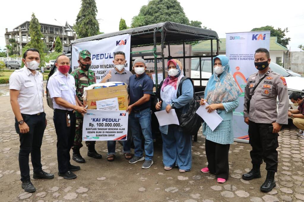 PT KAI Salurkan Bantuan Logistik ke Pasaman Barat