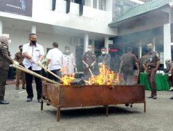 Kejari Bukittinggi Musnahkan Barang Bukti 33 dari Perkara