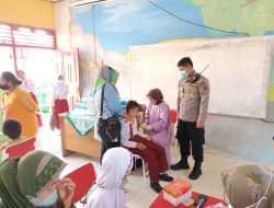 3.000 Anak Tervaksin di Padang Timur