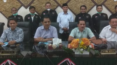 Perwakilan anak Nagari Pauh V Kota Padang saat menemui anggota DPRD Padang