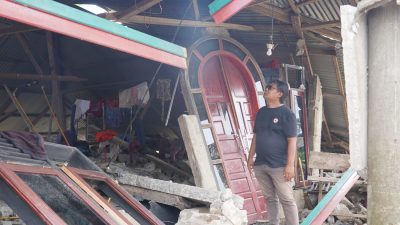 bangunan roboh akibat gempa