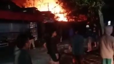 Rumah Kayu Ludes Terbakar di Cupak Solok