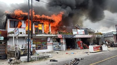 Mobil Damkar Telat Datang, Ruko dan Bengkel Hangus Terbakar di Solok