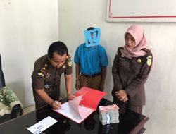 Kejari Dharmasraya Terima Penitipan Uang dari Tersangka Korupsi Retrebusi Daerah
