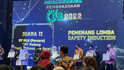 PLN Sumbar Raih Penghargaan Zero Accident dan Penanggulangan Covid-19