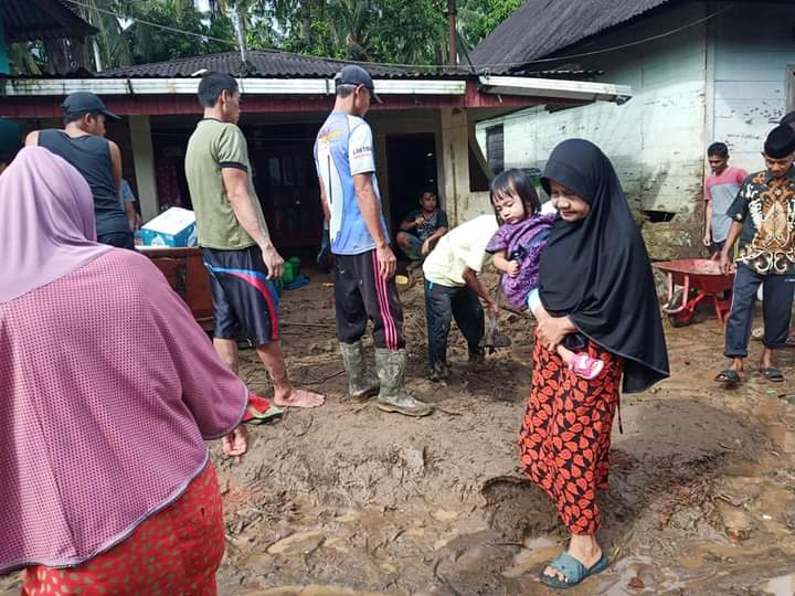 Banjir Paksa Puluhan KK Mengungsi ke Daerah Dataran Tinggi