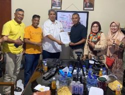 Mubes V Alumni SMAN 2 Padang, Nanuk Serahkan Draft Tatib ke OC