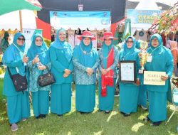 Kota Padang Boyong Tiga Piala pada Jambore PKK Sumbar