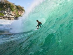 Surfer Rising Star PSOI Sumbar Ungguli Peraih Medali Emas Eksebisi PON Papua