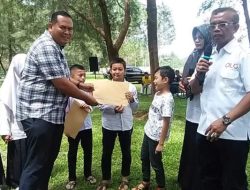 37 Siswa Terima Sertifikat OLC English Club Secara Simbolis