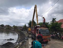 Sedimen di Sepanjang Sungai Batang Arau Dikeruk