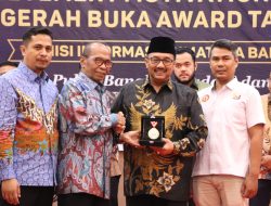 Sehari, Bupati Pasaman Benny Utama Terima Dua Penghargaan