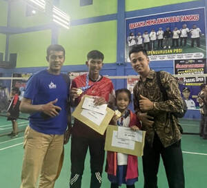 Dua Atlet PB Polda Sumbar Juara Satu Turnamen Bulu Tangkis