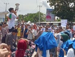Warga Korban Gempa Pasaman Barat Tuntut Bupati