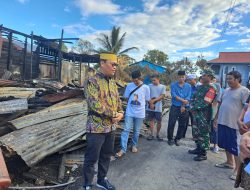 Ketua Komite III DPD RI Hasan Basri Kunjungi dan Salurkan Bantuan Korban Kebakaran Pasar Induk Malinau