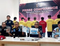 Kantor Imigrasi Agam Deportasi 7 WNA