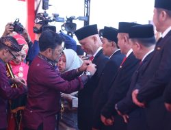 61 Tokoh Terima Penghargaan satyalancana Pada Pembukaan Penas Tani di Sumbar