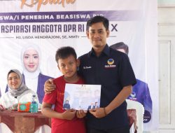 Budi Ramadhon Salurkan Total 443 Beasiswa PIP jalur Aspirasi Lisda Hendrajoni di Kota Pariaman