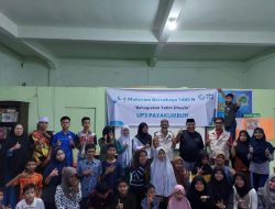 Berbagi Kebahagiaan, PLN Serahkan Bingkisan Perlengkapan Ibadah