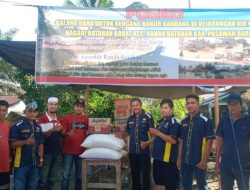 Heri Muheldi Serahkan Bantuan Sembako pada Korban Banjir di Jorong Air Napal