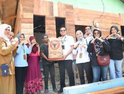 Semen Padang kembali Salurkan Bantuan Perbaikan 59 Unit Rumah di Kota Padang