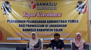 Rapat Koordinasi Penanganan Pelanggaran Administrasi Pemilu bagi Panwascam dilingkungan Bawaslu Kabupaten Solok