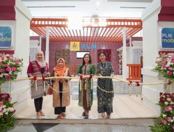 Booth UMK Binaan PLN Tawarkan Berbagai Produk Khas Daerah di INACRAFT 2024