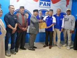 Drs. Erwan Yunus,MM Kembalikan Berkas Pendaftaran ke PAN
