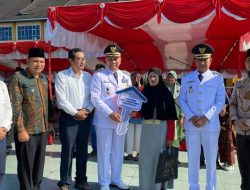Pemkab Pasbar Serahkan Kunci Rehab Rumah Bantuan CSR PT Wilmar Group