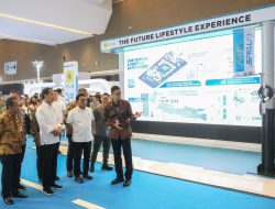 Dikunjungi Presiden Jokowi, Dirut PLN Paparkan Kesiapan Ekosistem Kendaraan Listrik di Booth PLN di PEVS 2024