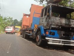 Satu Unit Truck Hangus Terbakar Terjadi di Ruas Jalan Malalak