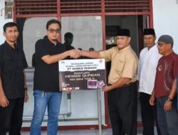 Semen Padang Salurkan 33 Ekor Sapi Kurban