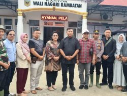 Kunjungi Lokasi Bencana, Prim Haryadi Serahkan Bantuan IKA-FH Unand