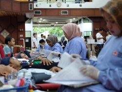 Donor Darah HUT ke-66, PT Semen Padang Serahkan 429 Kantong Darah ke PMI