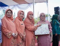 Kontingen Solok Selatan Juara I Lomba Defile dan Yel-yel Kader PKK Tingkat Sumbar