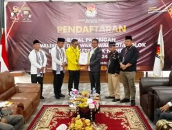 Dhani – Suryadi Nurdal, Paslon Pertama Mendaftar di KPU Kota Solok