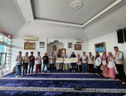 Menjejak Manfaat, YBM PLN UP3 Padang Salurkan Bantuan untuk Para Mustahik