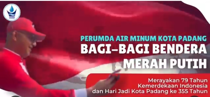 Memperingati HUT RI ke-79 dan HUT Kota Padang ke-355, Perumda AM Padang bagi-bagi bendera Merah Putih.