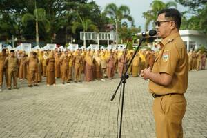 Pimpin Apel Gabungan ASN. Ini Pesan Bupati Solok Selatan