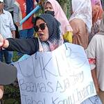 Masyarakat Peduli Demokrasi demo di BAZNAS.