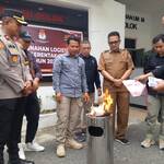 KPU Kota Solok Musnahkan 97 Surat Suara Rusak dan Berlebih