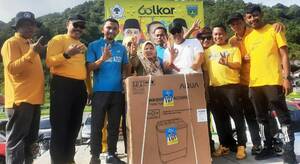 Senam Massal Partai Golkar Bertabur Hadiah