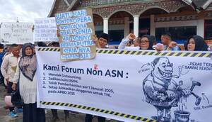 Ratusan Pegawai Non ASN Padangpanjang Gelar Aksi Damai