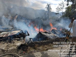 Dua Rumah Gadang di Surian Ludes Terbakar