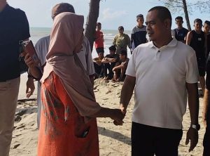 Risnaldi Kunjungi Keluarga Korban yang Hilang di Laut