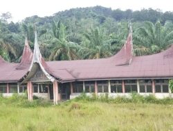 Bangunan Milik Pemerintah Dibiarkan Terbengkalai