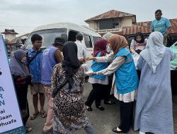 PLN Berbagi Makan Gratis dan Sosialisasikan Promo Diskon Tarif Listrik 50% di Momen Jumat Berkah